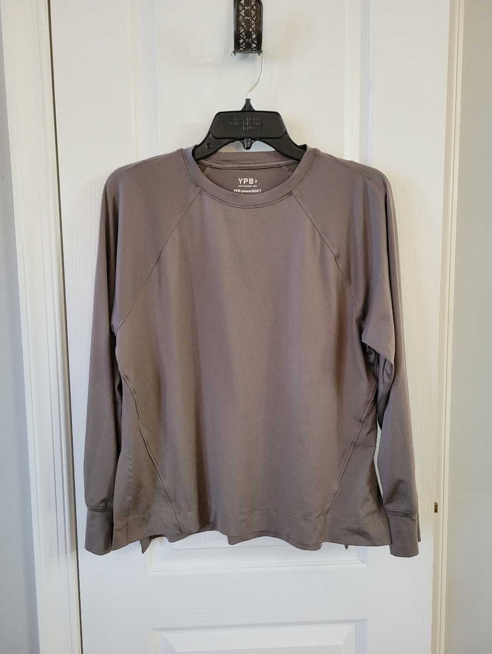 ​Abercrombie YPB powerSOFT Oversized Long-Sleeve Easy Tee XS Brown Side Slit